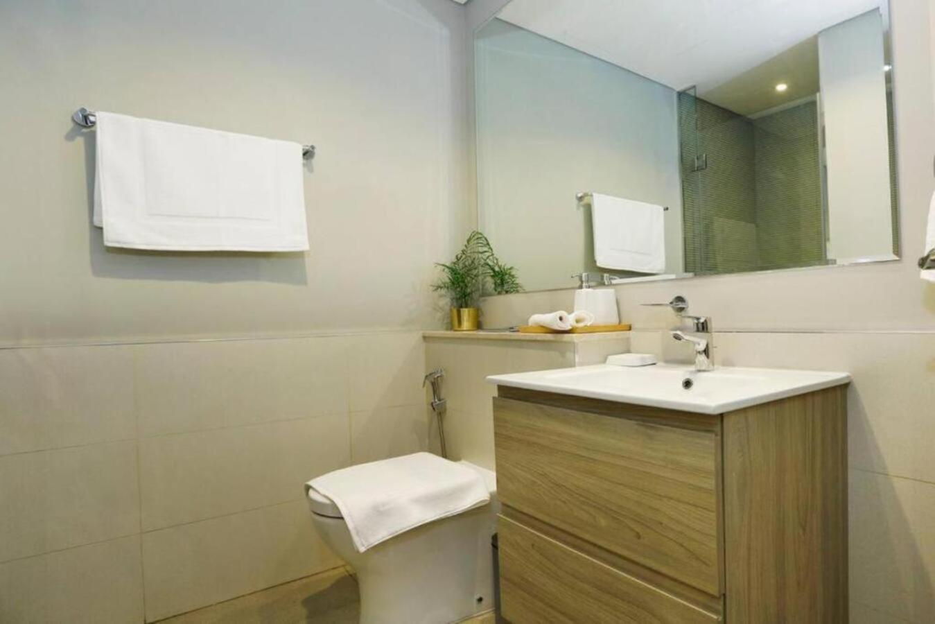 Apartment Brown Stone - Canal & View Zada Dubai
